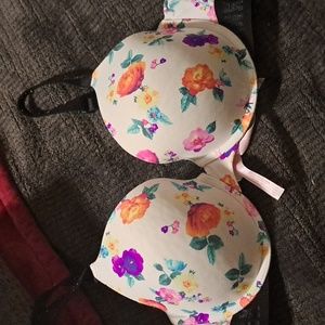 Victoria's Secret PINK Bra 36D White with floral